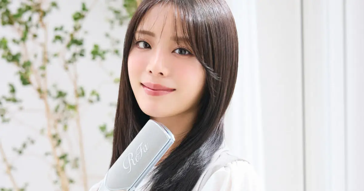 貴島明日香の好印象ツヤ髪の秘訣は？ 『リファ』の時短ヘアアイロンで