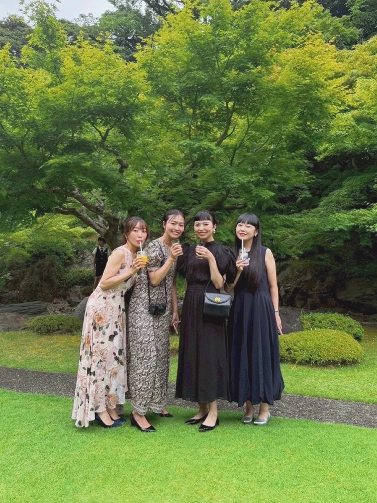 ドレスはレンタル ! 同期バイラーズの結婚式へ_4