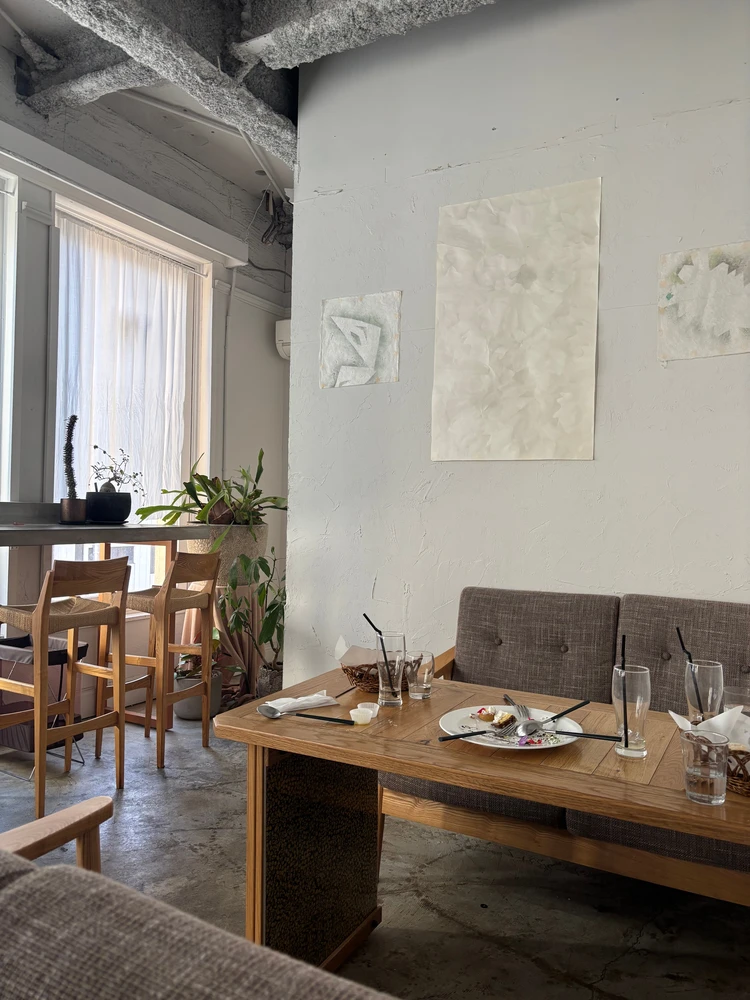 名古屋カフェ, 伏見ランチ, Pigment名古屋, パン食べ放題, おしゃれカフェ, サーモンレアカツ, コンブチャ, 女子ランチ, カフェ巡り, 名古屋グルメ