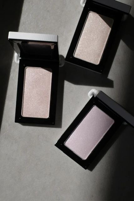 肌に溶け込むハイライト！&beピュアリフレクターで上品艶肌メイク_4