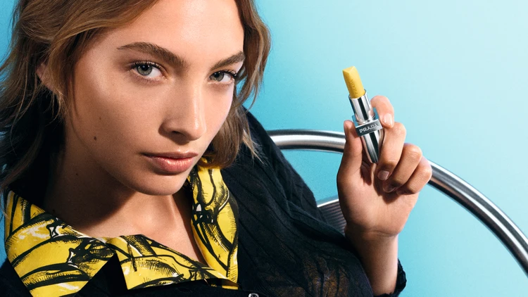 プラダ ビューティ リップ バーム フロスティング ケア