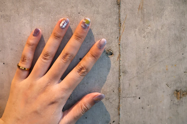 秋をシックに彩るシルバーマグネットネイル（中秋の名月ver.）_3_1