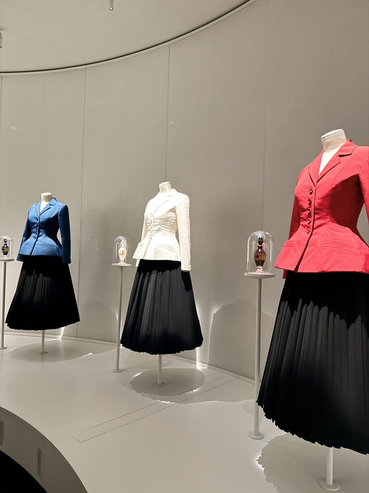 万博 フランスパビリオン 人気