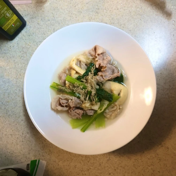 スーパーバイラーズ水谷茉由さんのダイエット食、自炊　野菜中心の鍋