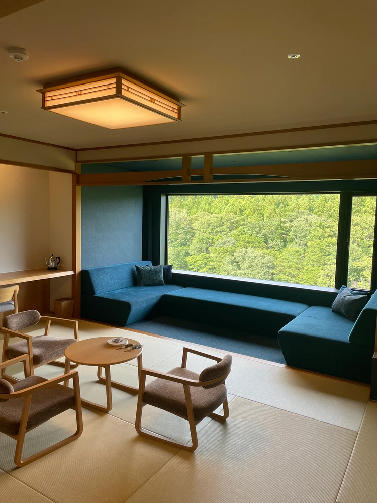 ご当地部屋「紺碧の間」