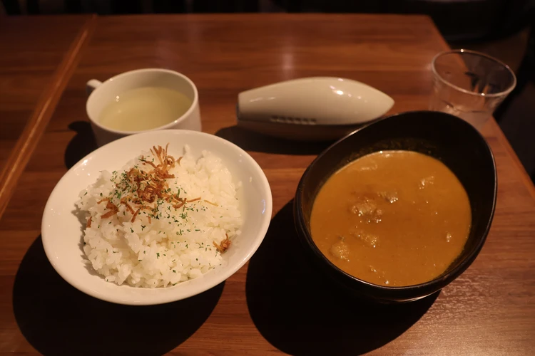 【新橋】潜入！地球人なら行きたい!?「怪獣酒場」が意外と本格グルメで虜に。【ランチも】_5