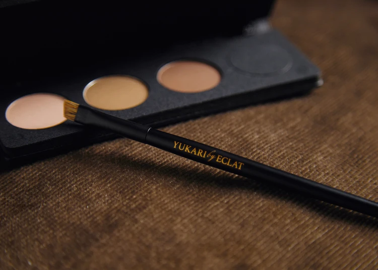 アイブロウ　ブラシ　プロ