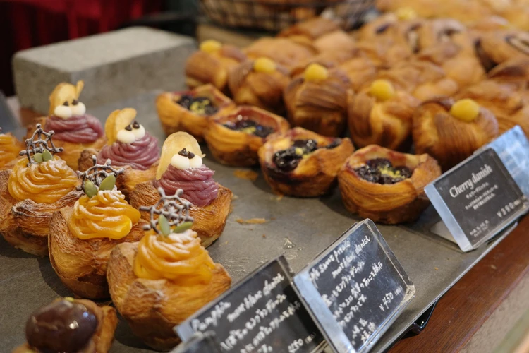 【大阪】“元銀行”の美建築でふわとろフレンチトースト。天井高10mの吹き抜けで味わうモーニング<パンとエスプレッソと堺筋倶楽部>_8