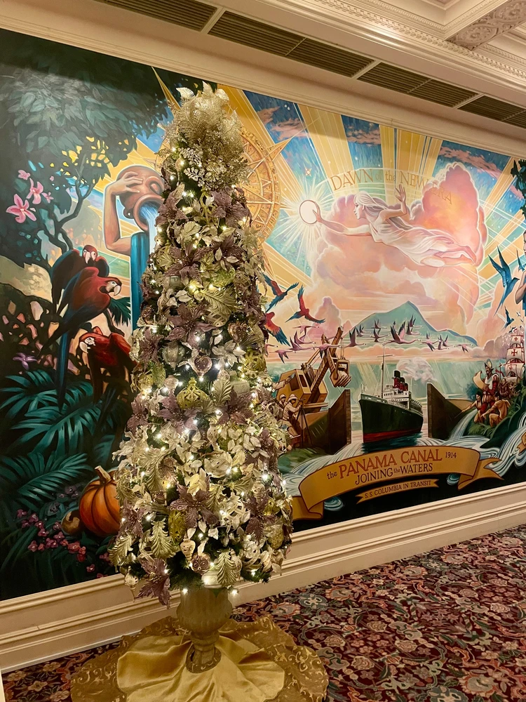 S.S.コロンビア・ダイニングルーム