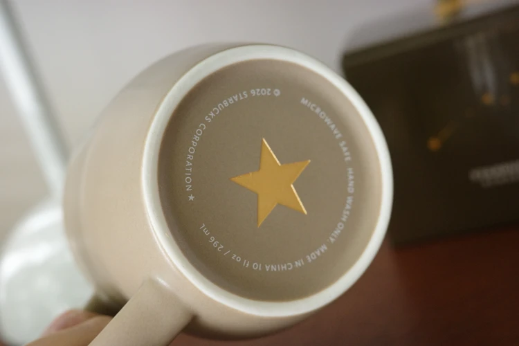 マグカップ底のロゴ