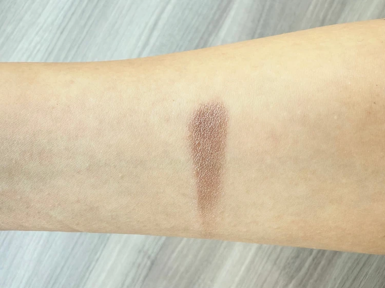 煌鏡 アイシャドウのスウォッチ