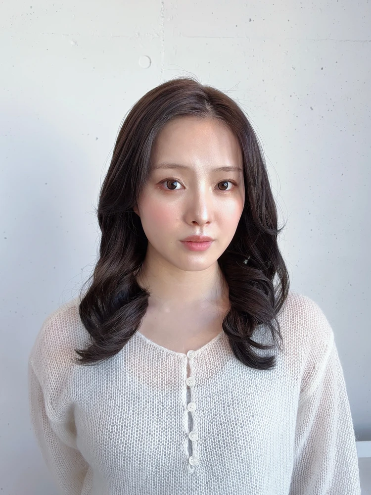 30代髪型・ミディアムの正面