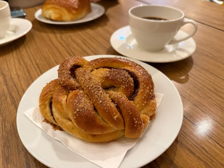 フィンランドに行ったら絶対に食べたい!美味しいシナモンロールとコーヒーが楽しめるカフェ2選_6_1