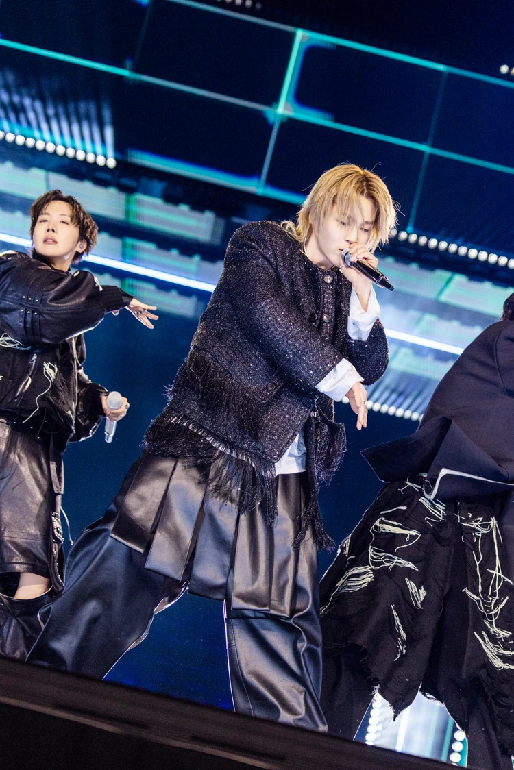 BTSのJiminの歌唱シーン