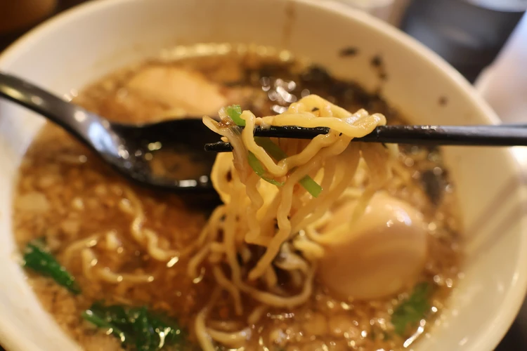 【三鷹】私の人生を懸けるラーメン「ぐうたら」の「豚爆」 【喜色満麺】#ラーメン部 _4