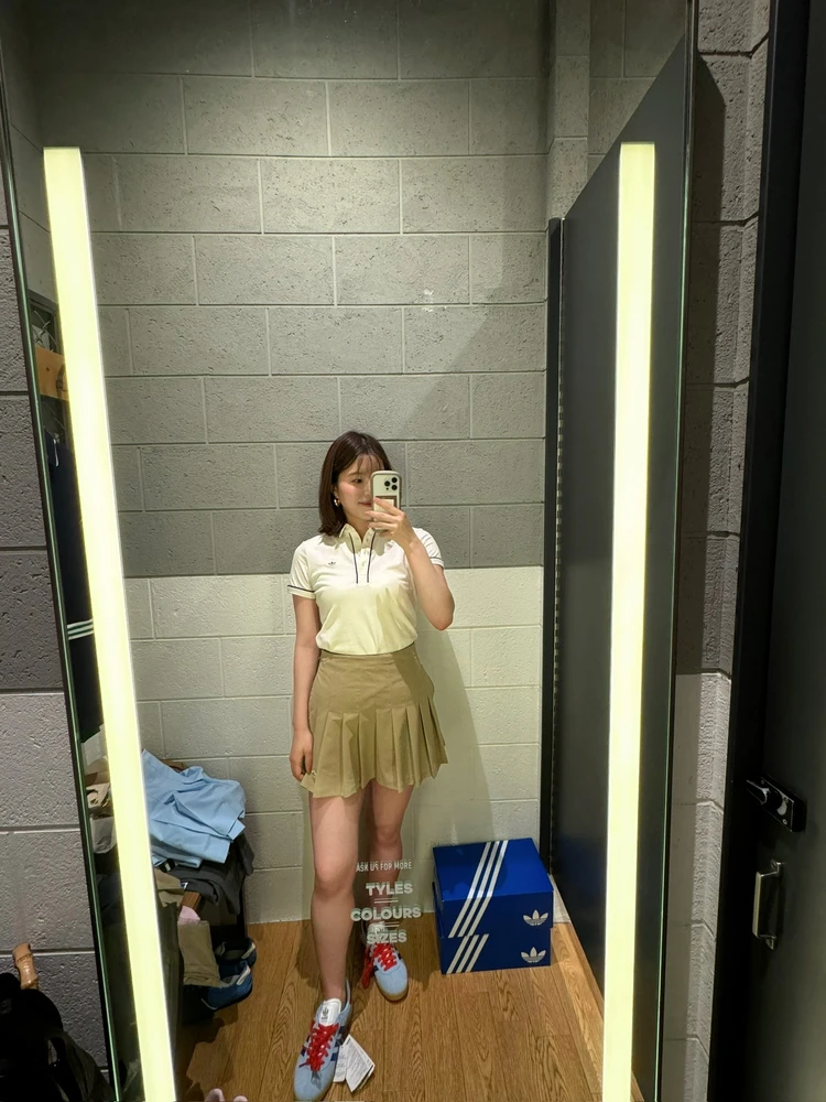 ゴルフ　ゴルフ女子　アディダス　アディダスゴルフゴルフ　ゴルフウェア　ウィメンズウェア　ゴルフコーデ　大人のゴルフコーデ　春のゴルフコーデ　スポーツコーデ　スポーツウェア　ゴルフ初心者　脚太い女子が選ぶゴルフウェア　30代女子ゴルフゴルフウェア　アディダスゴルフ新作　アディダスゴルフウェアレディース　カラフルゴルフコーデ　ラウンドコーデ　イエローパーカー　アディダスジャージ新作　スポーツミックスコーデ　ガゼル新作　ガゼル女子　アディダスガゼルコーデ