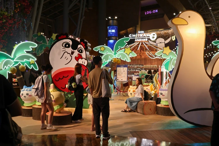 【香港】「ちいかわ」が街を占拠中!? 世界初メリーゴーランドから特別展まで映えスポットをレポ_7