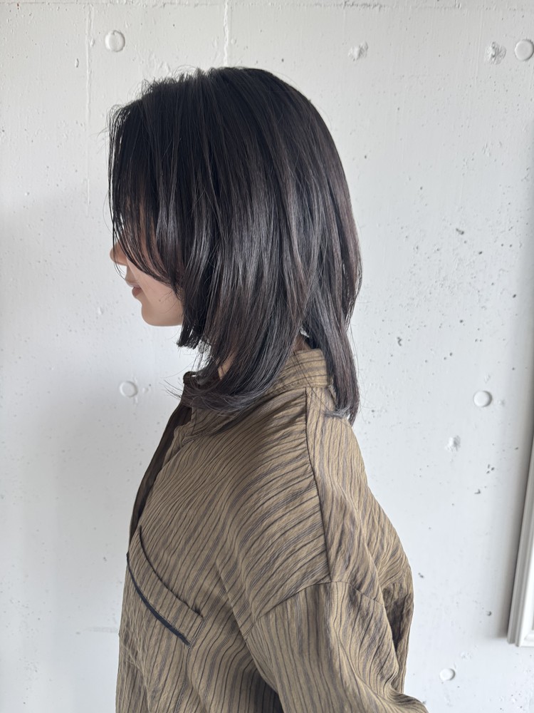 30代 髪型 ミディアムのサイド