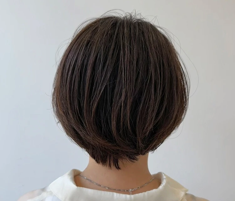 こなれショートボブ　バック