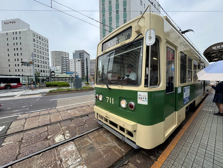 広島観光　路面電車　広島市内