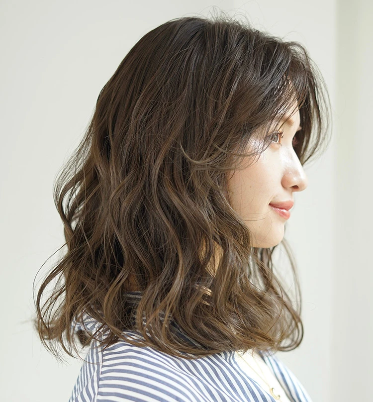 30代ー40代髪型・ミディアムのサイド