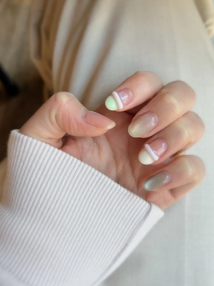 パステルマグネットフレンチ 春ネイルデザイン 2026