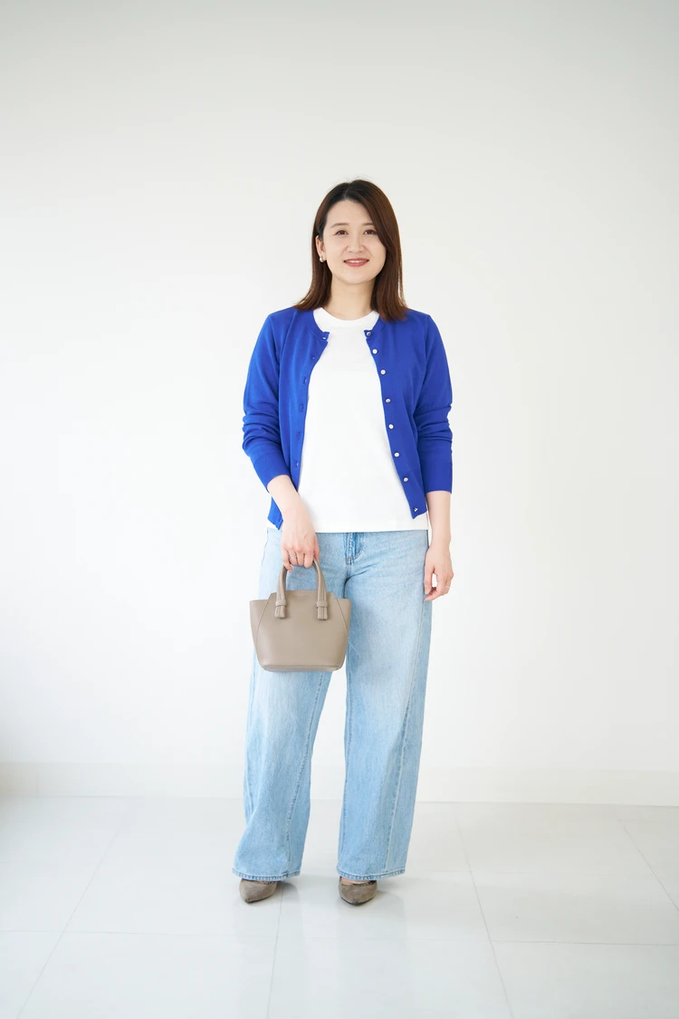 「UNIQLO U(ユニクロユー)」クルーネックTシャツのデニムコーデ