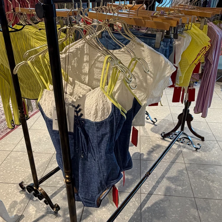 タイ発水着ブランド「APRILPOOLDAY」で洋服感覚の水着を_3