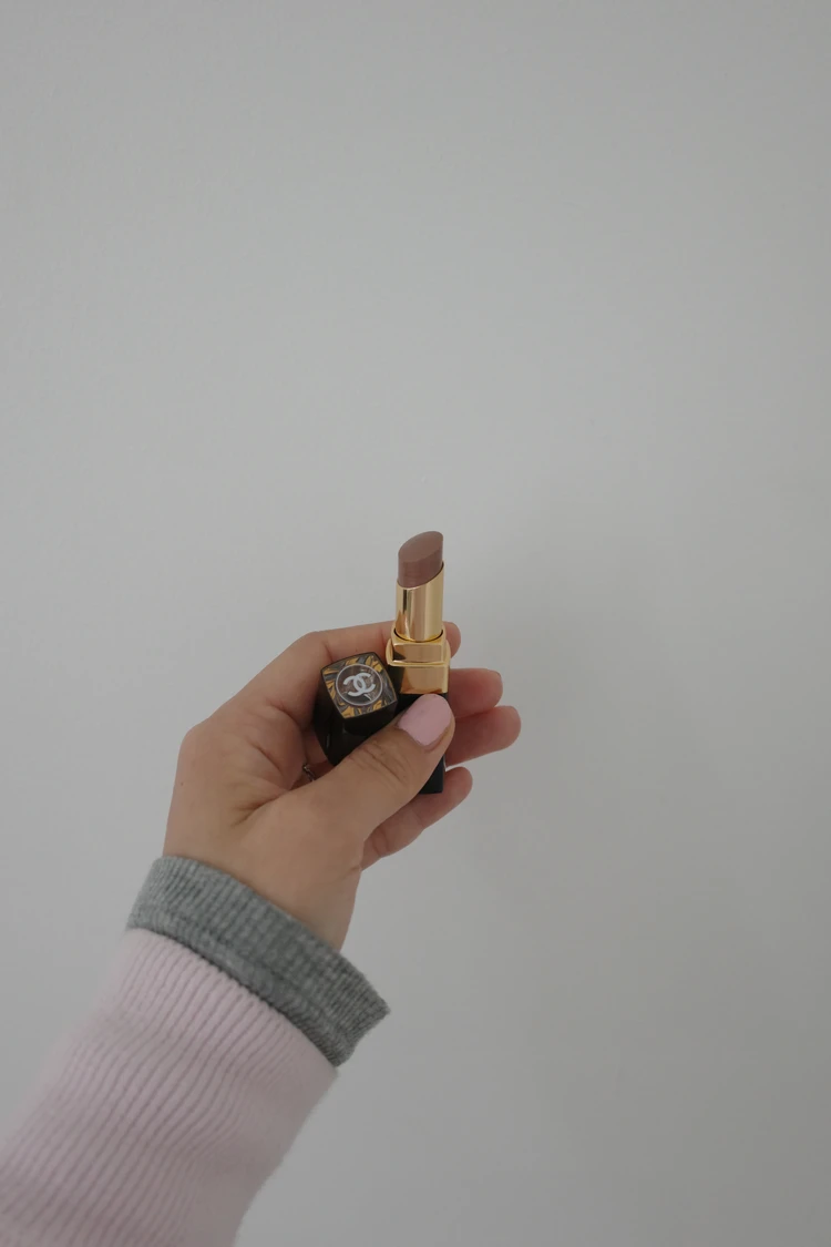 シャネルの色気ベージュ｜話題のBOY54番を買ってみた_1_2