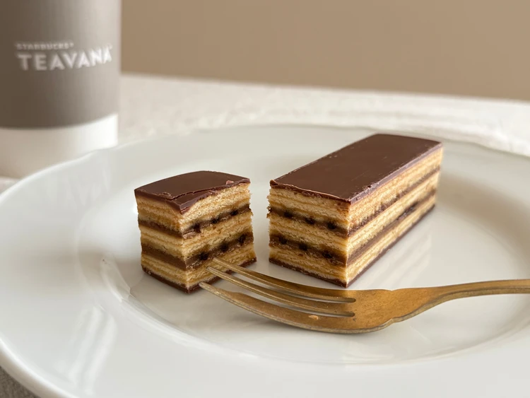 層が美しい無印良品のオペラケーキの断面