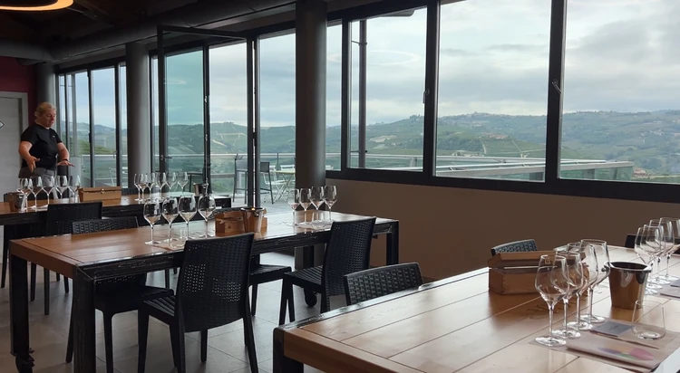 一生に一度は訪れたい。イタリアワインの贅沢旅【バローロ編】_8_1