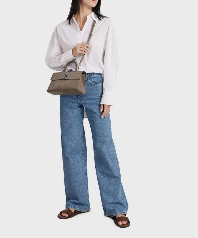 10万円以下で見つけた名品。どんな服にも合うCafuné「Medium Stance」ポーチ不要の収納力と着回し力 #ファッション部_10_1