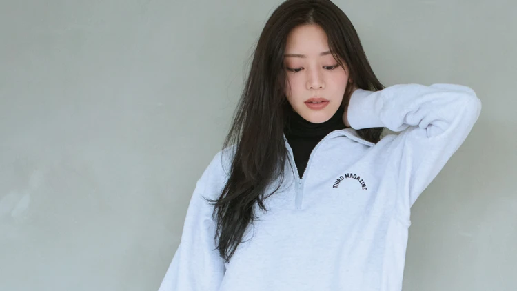 カジュアル代表「スウェット」を大人がおしゃれに着るには？ 小物合わせのコツも伝授！