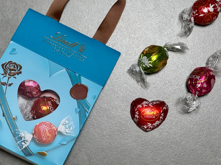 リンドールバッグ6個入ブルー　リンツチョコレート　リンドール