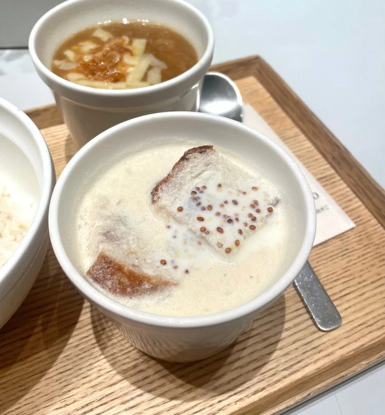 「フェルメールの“牛乳を注ぐ女”のスープ」