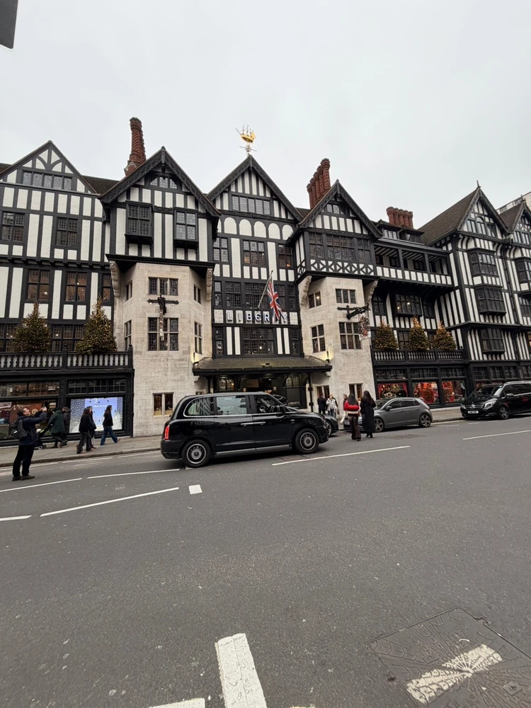 英・ロンドン発！おしゃれに取り入れたいリバティプリントの魅力_2