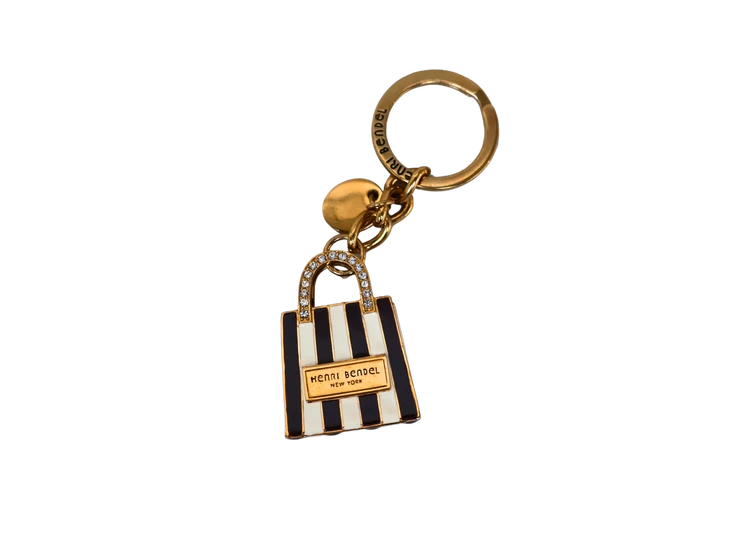 【LOUIS VUITTON（ルイ・ヴィトン）】バケツバッグにHENRI BENDELのチャームで大人モノトーンな"バッグインバッグ" #ファッション部_3