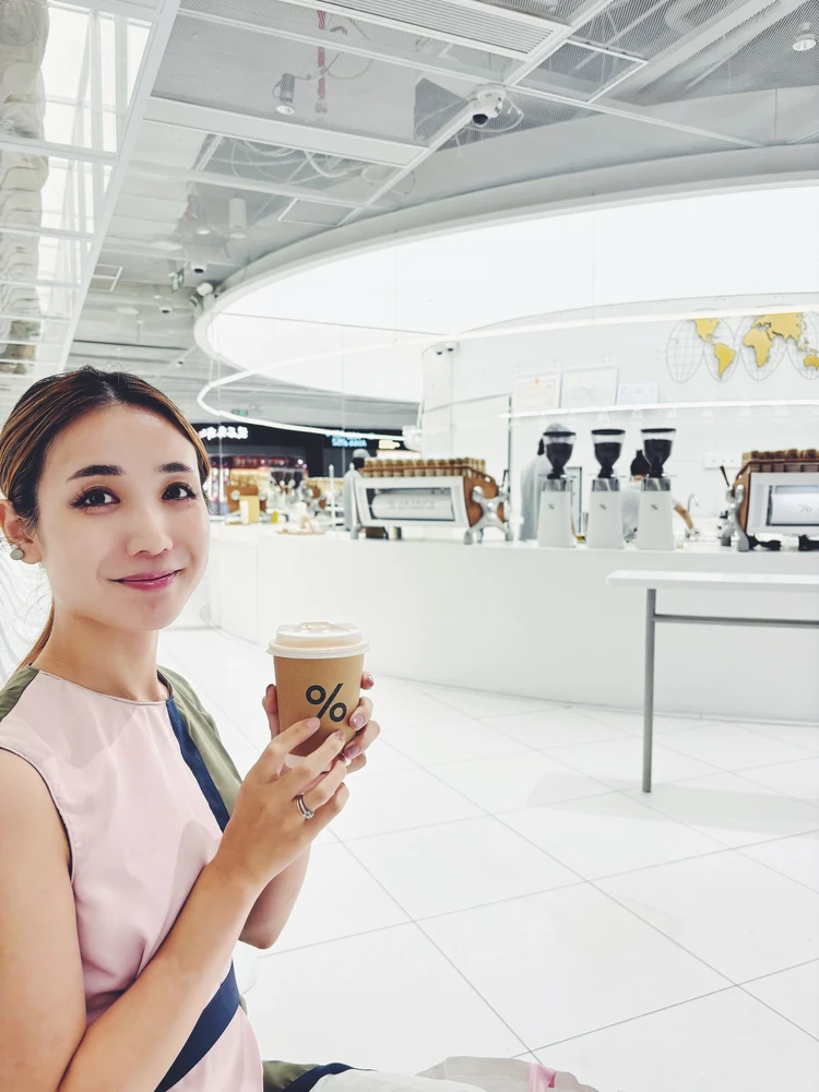 空港ラウンジのような”現代美” 広州のアラビカで味わうスパニッシュラテ_2