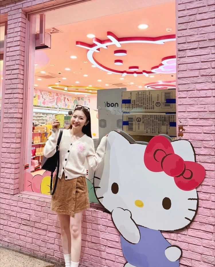 台湾　台北限定　サンリオコラボ　セブンイレブン　キティちゃん