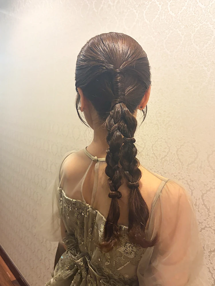 【お呼ばれヘアスタイル】結婚式参列10回以上の私が選ぶ!周りと被らない「褒められヘア」_4