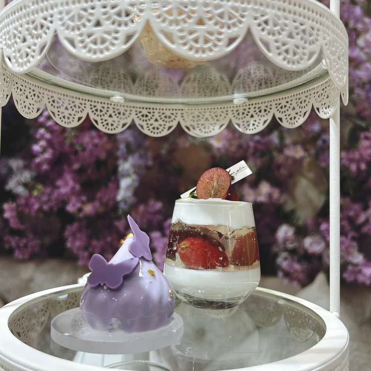 【表参道で楽しむアフタヌーンティー】約3000本の藤の花が降り注ぐ夢のような空間で…｜HAUTE COUTURE CAFE_9