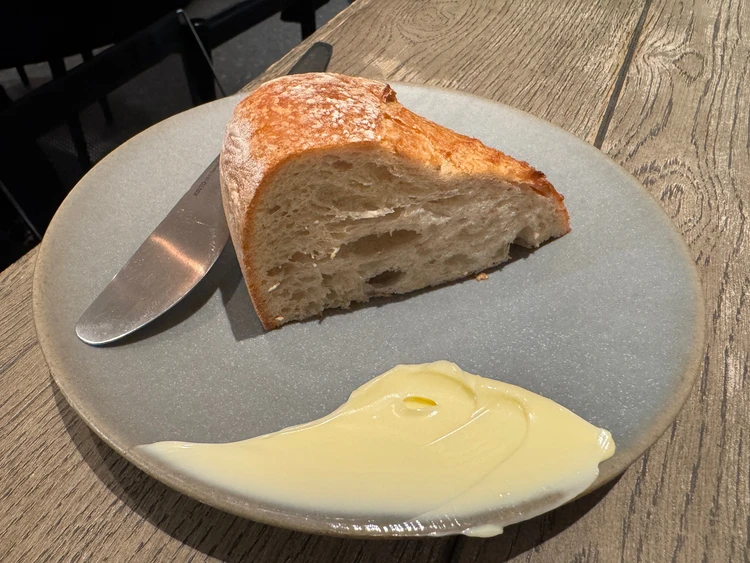 カンパーニュ（バター1P付き）