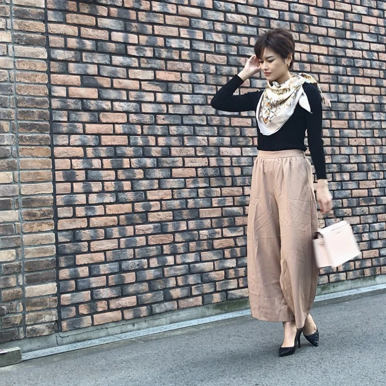 合わせ方で多彩な表情に変化。ニット×巻きものコーデに挑戦!_3