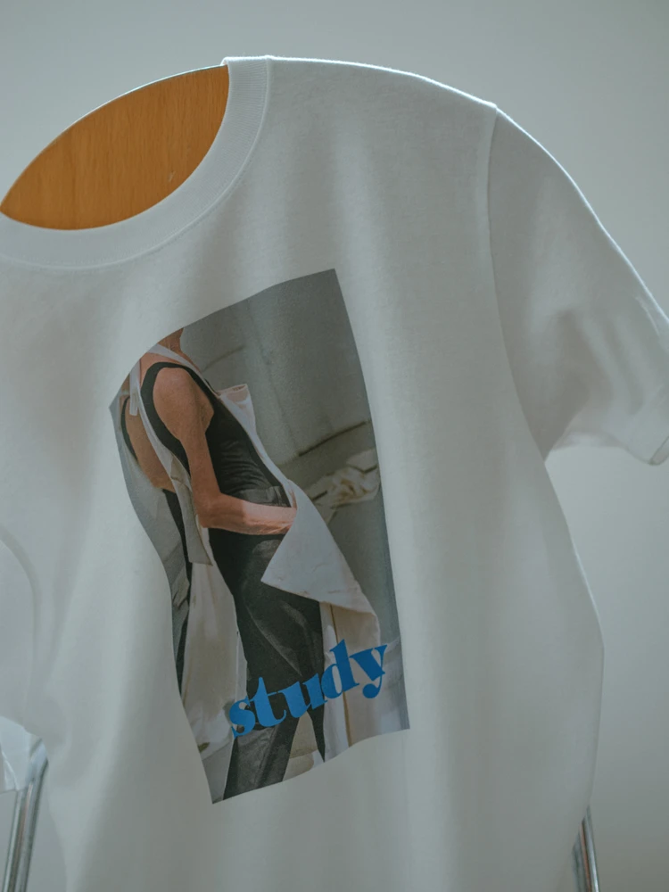 今年も見逃せない“主役T”。BIOTOPのロゴTシャツコーデ_3