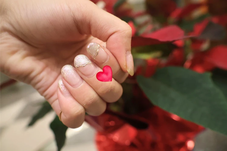 甘さ控えめ大人のハートネイル♡指２本でつくる隠れデザイン_2