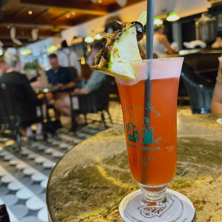 シンガポール旅行「ラッフルズホテル シンガポールスリング」