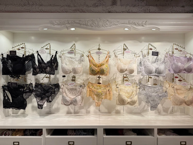 ブラデリスニューヨーク 表参道 店内写真