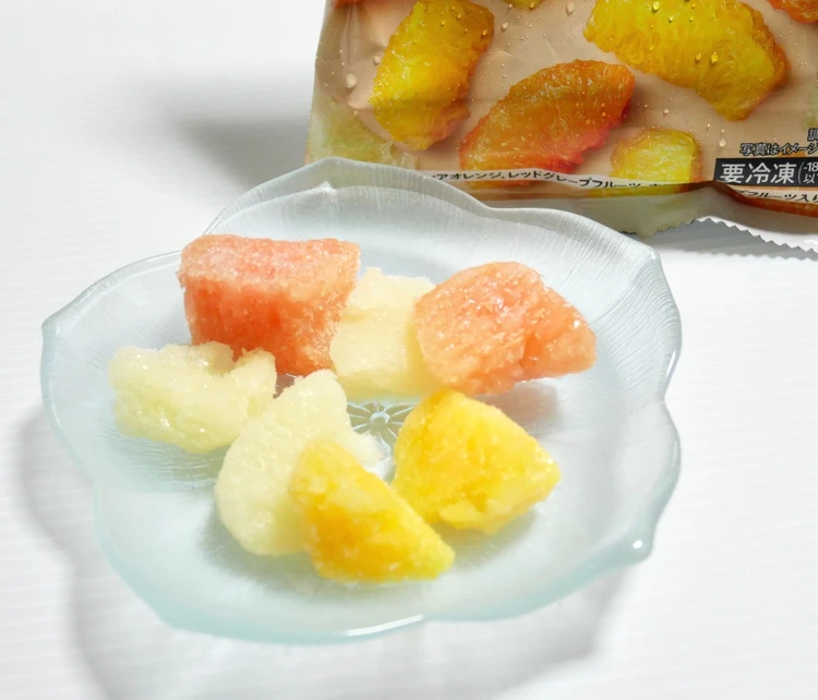 【セブン限定】貢茶(ゴンチャ)のマンゴーティーエード×冷凍フルーツでつくる！「簡単アレンジフルーツティー」がおいしすぎる！_4