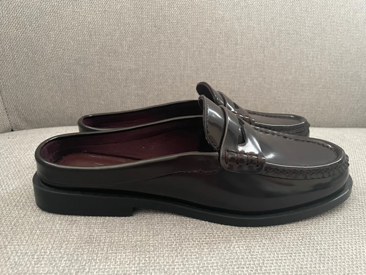 H&Mのローファーミュールがかわいい！秋コーデをランクアップさせるバーガンディカラー！_1