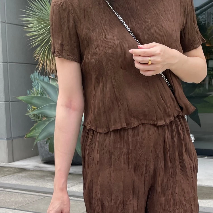 タイ発ブランド「ゴンディッドデザイン」プリーツ素材がこなれ感あり_2